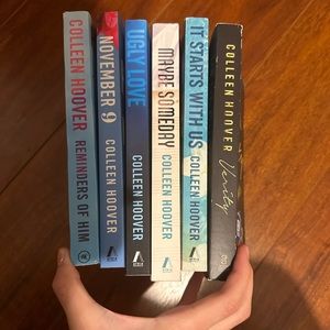 Set of 6 Colleen Hoover Books